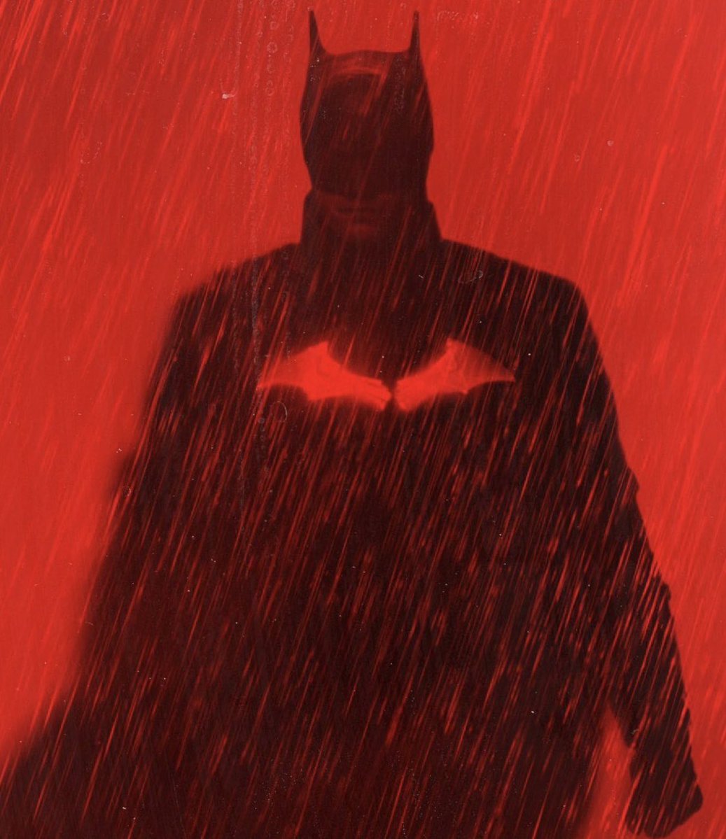 FilmUpdates's tweet photo. Production has been temporarily paused on ‘THE BATMAN PART II’ as Matt Reeves has had to step away due to personal reasons.

(https://t.co/Ri2wUCeSbl) https://t.co/KtouE4vYbL