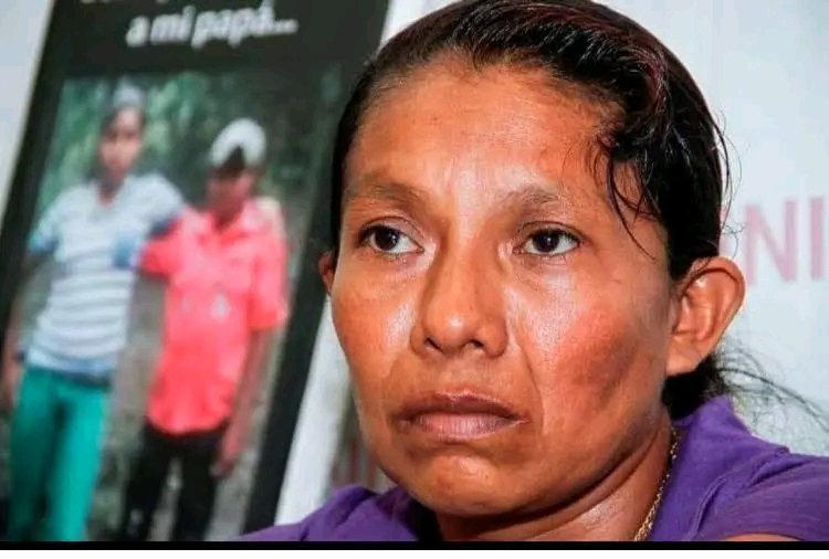 jarquin_norman's tweet photo. #Nicaragua 
Hay una famosa frase que dicta 👇
«La tolerancia llegará a tal nivel que a las personas inteligentes se les prohibirá pensar para no ofender a los imbéciles».

El "ejército" sandino-izquierdista de Nicaragua es la organización que ha llevado las ejecuciones más atroces contra opositores a la dictadura. 

Para recordar uno de los casos: la familia de Elea Valle el "ejército" asesinó a su esposo dos de sus hijos y no le entregaron sus cuerpos a la familia. 

Pero ya es la segunda ocasión que Felix Alejandro Maradiaga Blandon aparece poniendo al "ejército" de Nicaragua como inocentes; en la primera ocasión dijo que contra el ejército no hay pruebas, ahora dice que el ejército debe decidir si va ser parte del problema o la solución. 

La dictadura es conjunto de problemas, entre ese conjunto de problemas está el ejército que actúa como una banda de sicarios al servicio del jefe del cártel que es Daniel Ortega. 

Pero también son parte del problema los dirigentes de las ONGs como Marañaga que quieren salvar a sus amigos de los que un día fue jefe. @CarinesMoncada @EntrelineasNoOf @PsicologoNica @AdamSmithCenter @FloresJudith7