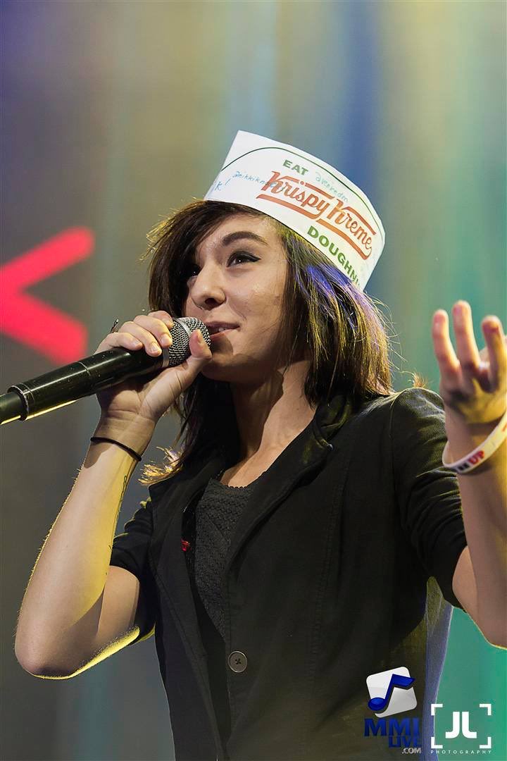 CVGUpdates's tweet photo. Today in 2014 (October 5), Christina performed at Trinoma Mall in Manila, Philippines 💚 https://t.co/xxzIVSxmmt
