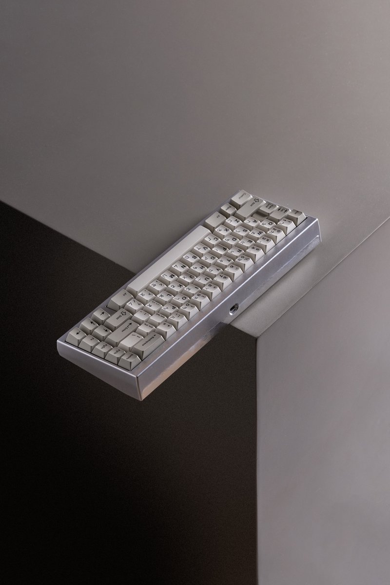 otosalex's tweet photo. Keycult 2/65 in Raw I built for a client.

I love this look for keyboards. https://t.co/xl3PbpWZiO
