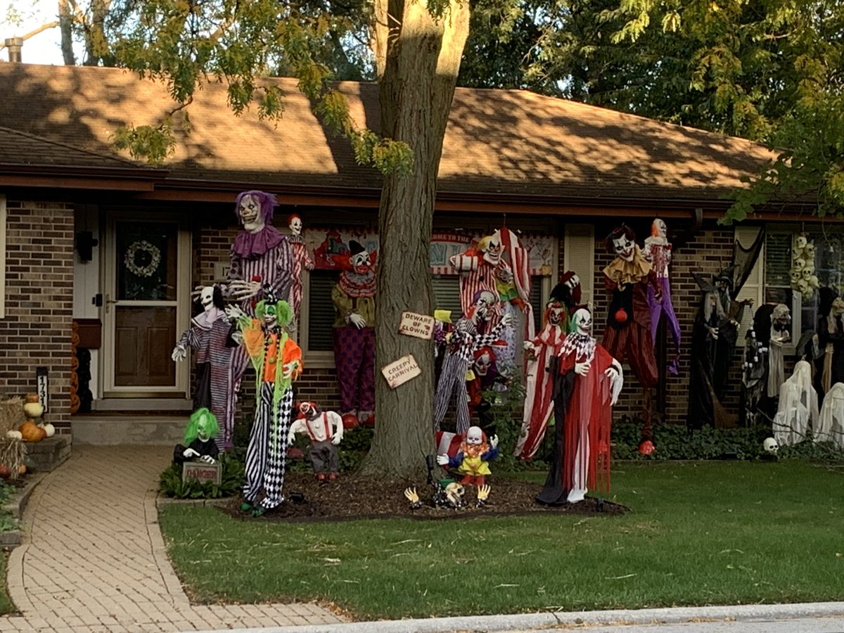 NosferatuVK's tweet photo. Did 5 miles today. #Halloween is in our grills, peeps. #RandomThoughts
#Gomslly #Gomslley #Exercise👇🎃 https://t.co/I3YgiycI0I