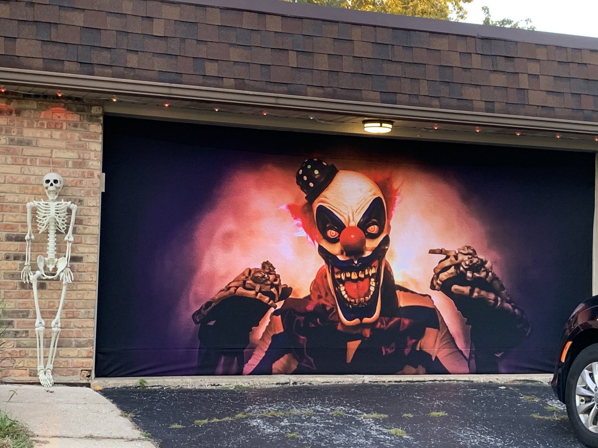 NosferatuVK's tweet photo. Did 5 miles today. #Halloween is in our grills, peeps. #RandomThoughts
#Gomslly #Gomslley #Exercise👇🎃 https://t.co/I3YgiycI0I