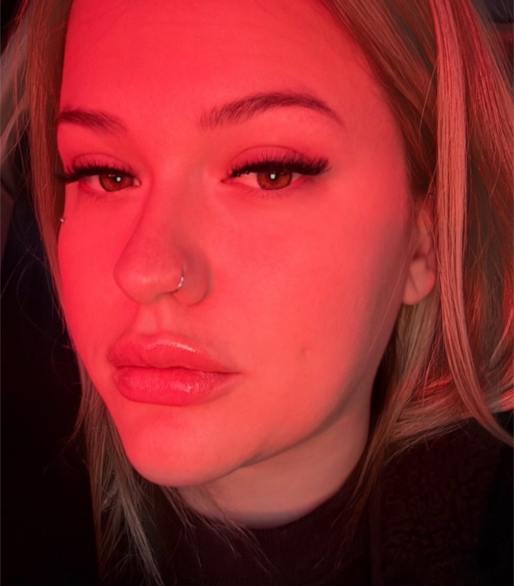 MissEllie_qc's tweet photo. all the losers who follow and repost get a free task🙂‍↕️

#paypig #goddess #canadian https://t.co/f8KuH7xYPD
