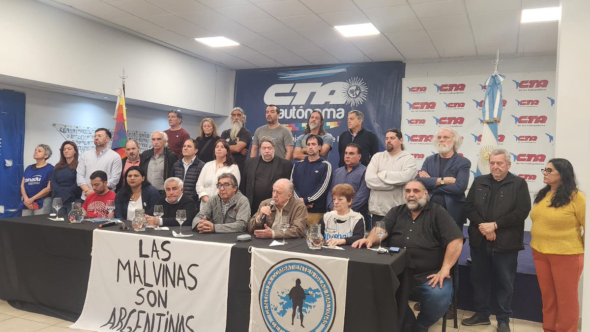 HugoYasky's tweet photo. La marcha de mañana martes a Plaza Lavalle, junto a los excombatientes de Malvinas, es el rechazo al intento de gobernar a través de la Corte Suprema a favor de los intereses extranjeros. 

Y también es el preludio de la movilización del 15 de octubre al Congreso Nacional para derogar el Decreto 70/23 que habilita la extranjerización de la tierra, para prorrogar la emergencia en discapacidad y para ayudar a las familias endeudadas. 

La patria no se vende!