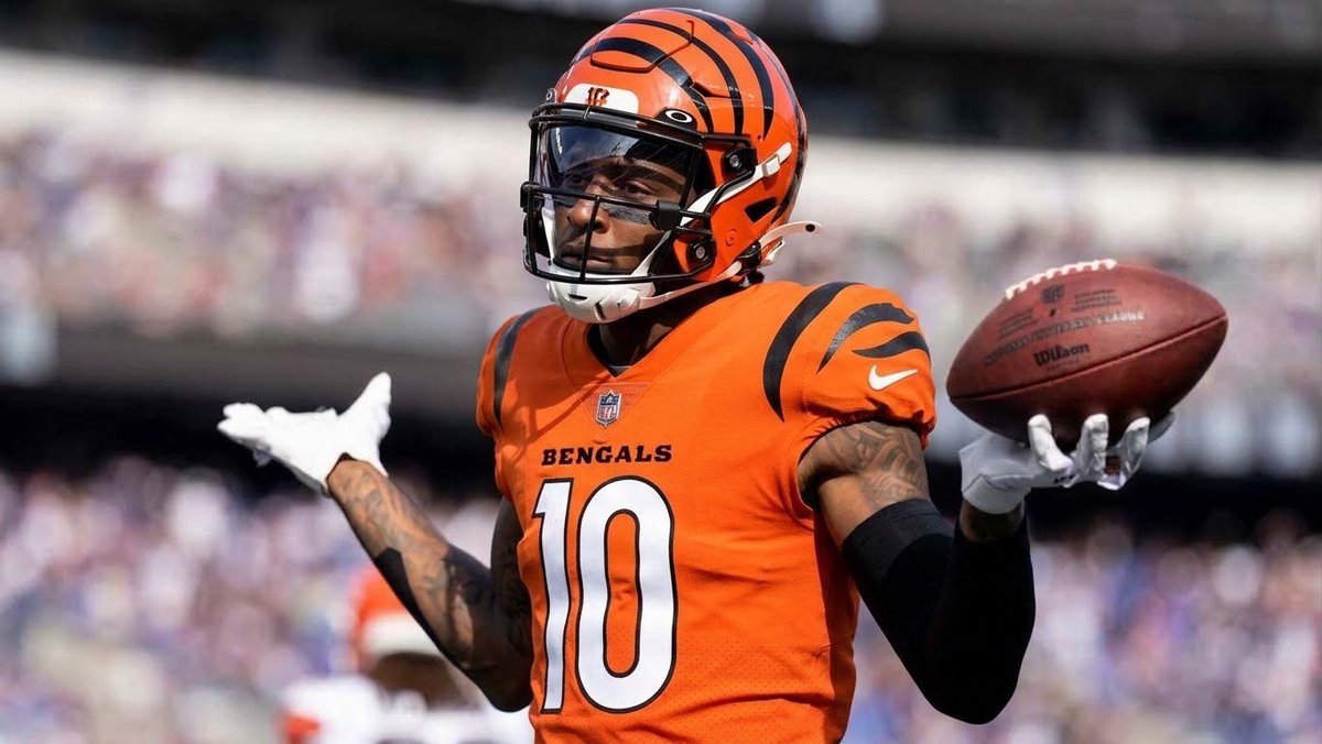 _RobDylan's tweet photo. Hey @GeorgiaTechFB mind if we borrow your Assistant WR Coach for a bit? #Bengals #WhoDey https://t.co/PAZWT6AjFT