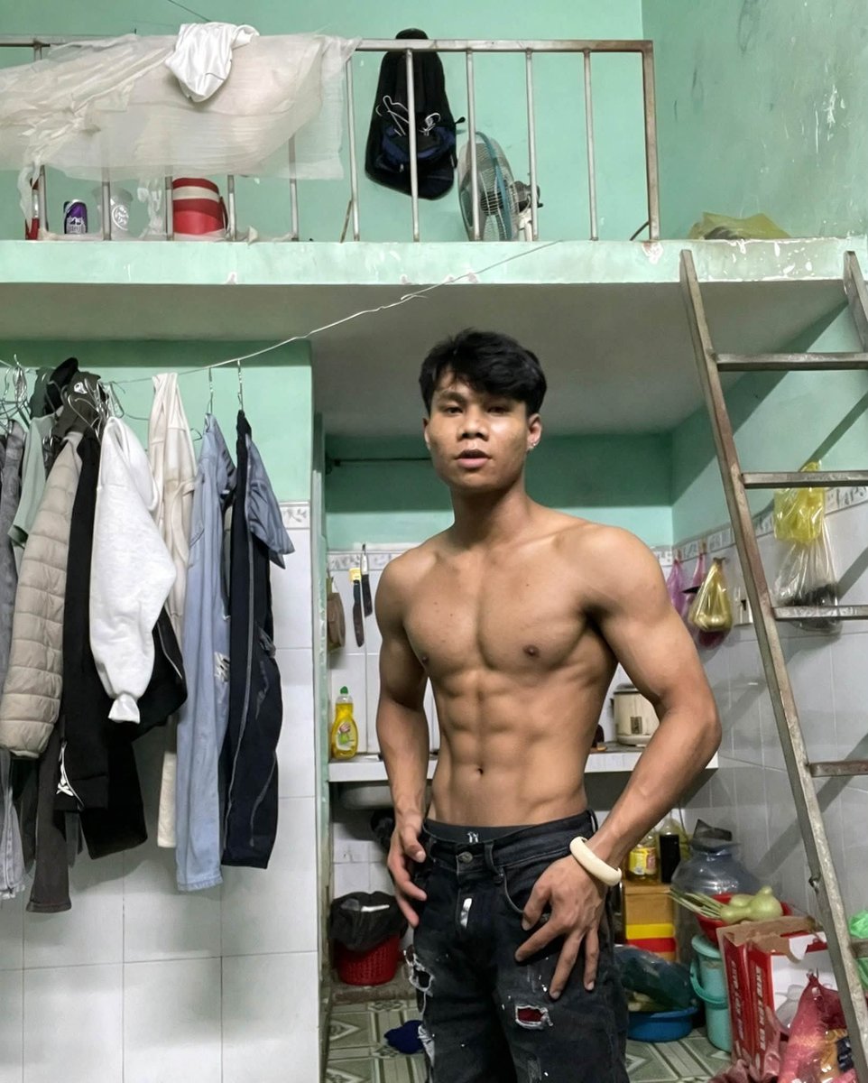 BoBo5560868713's tweet photo. Ngày nào ông cũng hip dâm thj giác tao https://t.co/OZonEQtT8Y