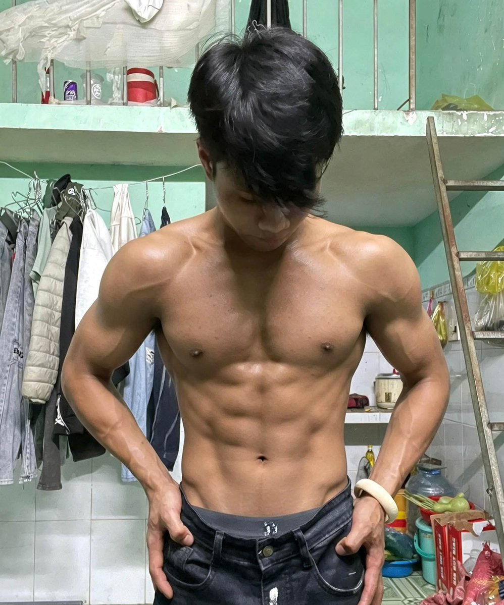 BoBo5560868713's tweet photo. Ngày nào ông cũng hip dâm thj giác tao https://t.co/OZonEQtT8Y