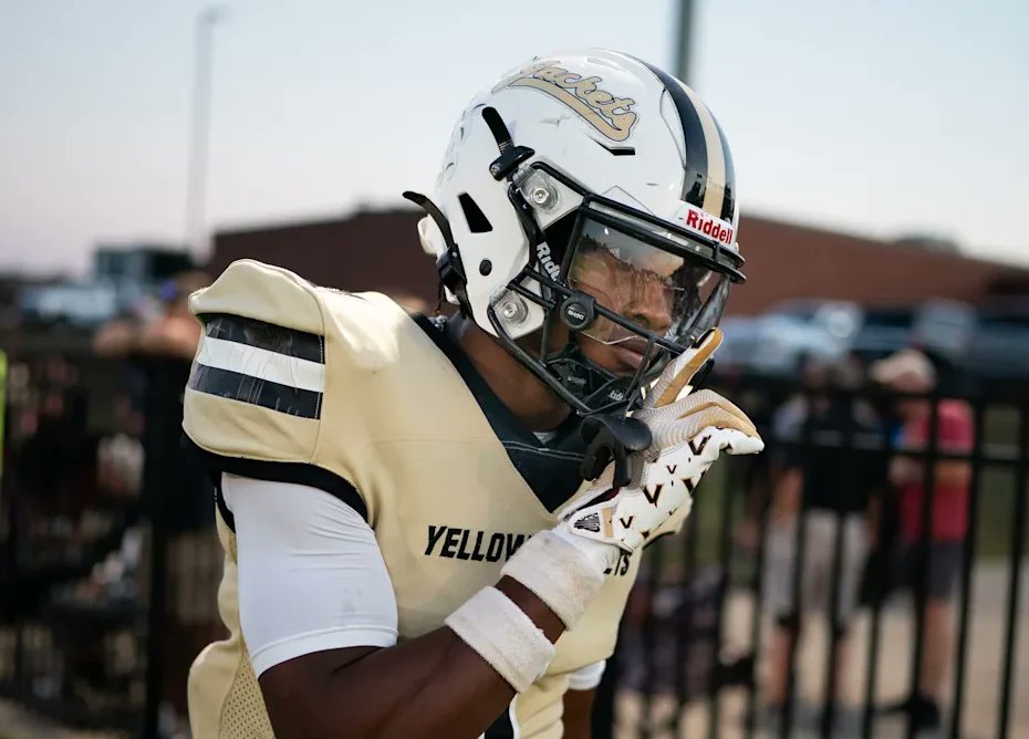 CSmithScout's tweet photo. #PRZTN #1 ranked overall Jr prospect .....
#TN2028 (CB) @Jermainecobbin_ - Springfield
- Has elite upside as a lockdown cover corner (Super Athlete)
Jr Clips: https://t.co/fyLH74STnB
#PRZTN Profile: https://t.co/XwQ6mwFRR9
#YellowJackets #MidTN28 https://t.co/Y4CxNW3SPn