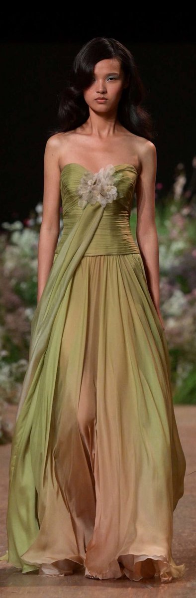 fashion_shw's tweet photo. اللون الأخضر النعناعي من عروض أسابيع الموضه لربيع وصيف 27 ، هل أنتم من محبين هذا اللون؟ https://t.co/3NrEmLn19x