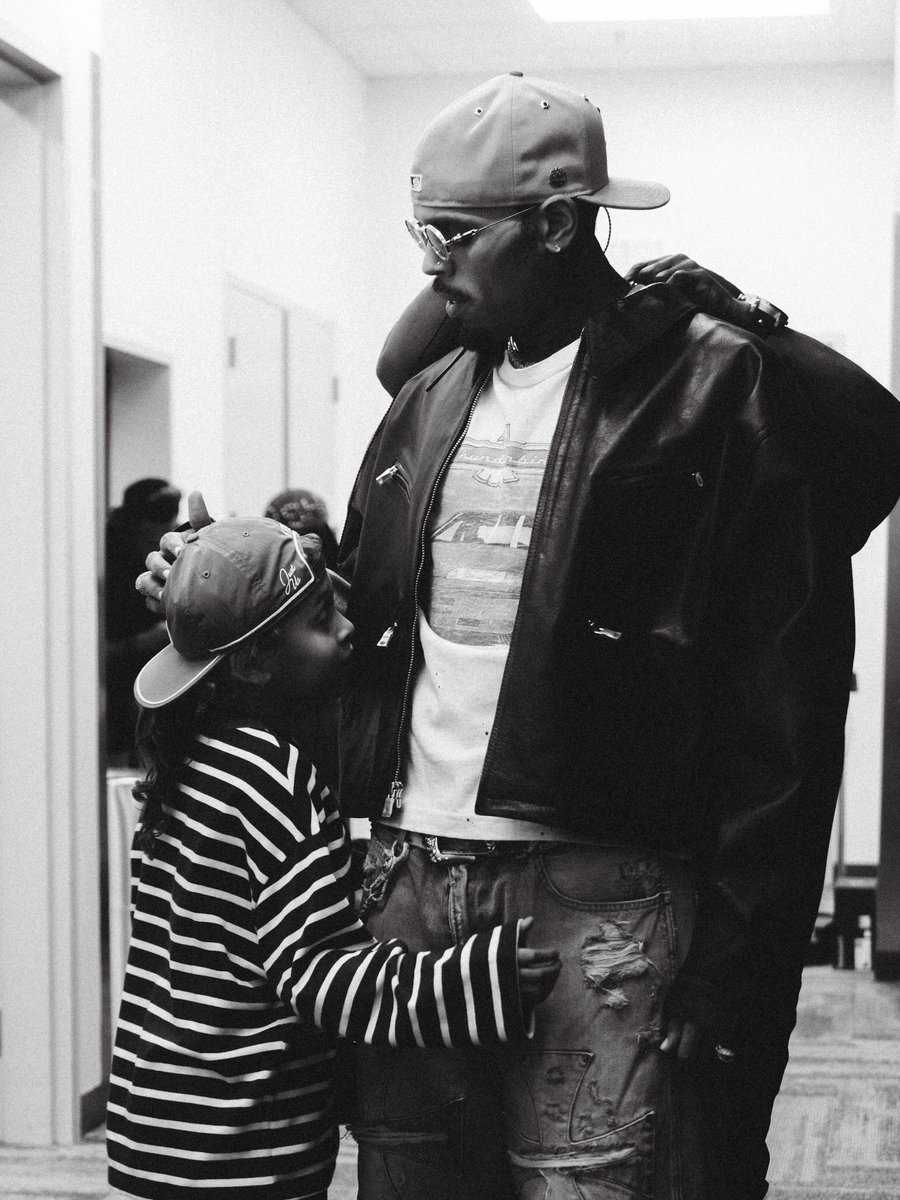 wavecheckers's tweet photo. Chris Brown says this is the last time he’ll be addressing anything regarding co-parenting with his BMs🧑‍🧒‍🧒 https://t.co/LiHCl7AnNG