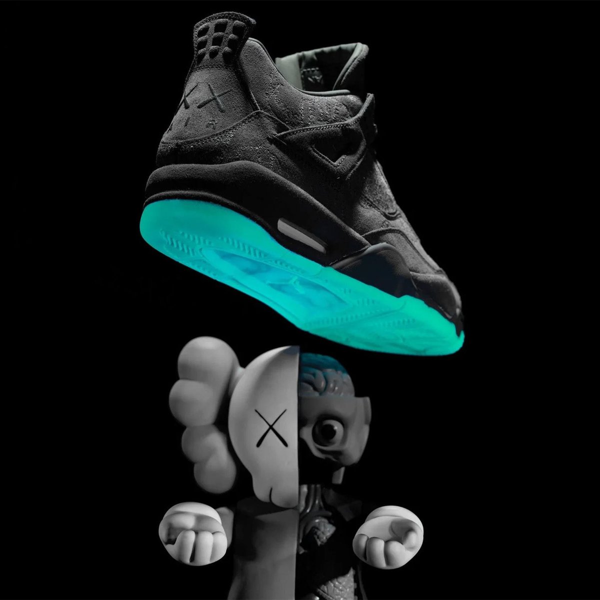 houseofheat's tweet photo. BREAKING: KAWS x Air Jordan 4 Retro SP "Dark Grey" Releases Summer 2027 for $500 🤯 https://t.co/lbtSrTTWNU