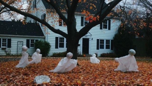 Lunet_Is_Hungry's tweet photo. 🪵˖ ⠀𓂂 This or That  ₊ Halloween Edition !  ꒱ 🍂

                      ೀ an #edrtwt thread 🪡 https://t.co/6KgIqtSgpk