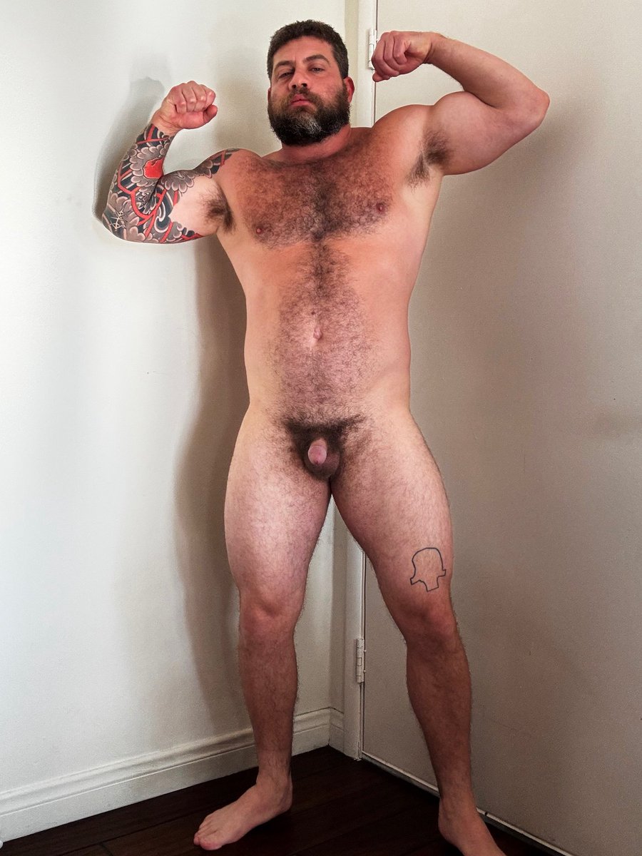 meatheadsaiyan's tweet photo. Flexing naked makes me horny https://t.co/0XIEmauzsu