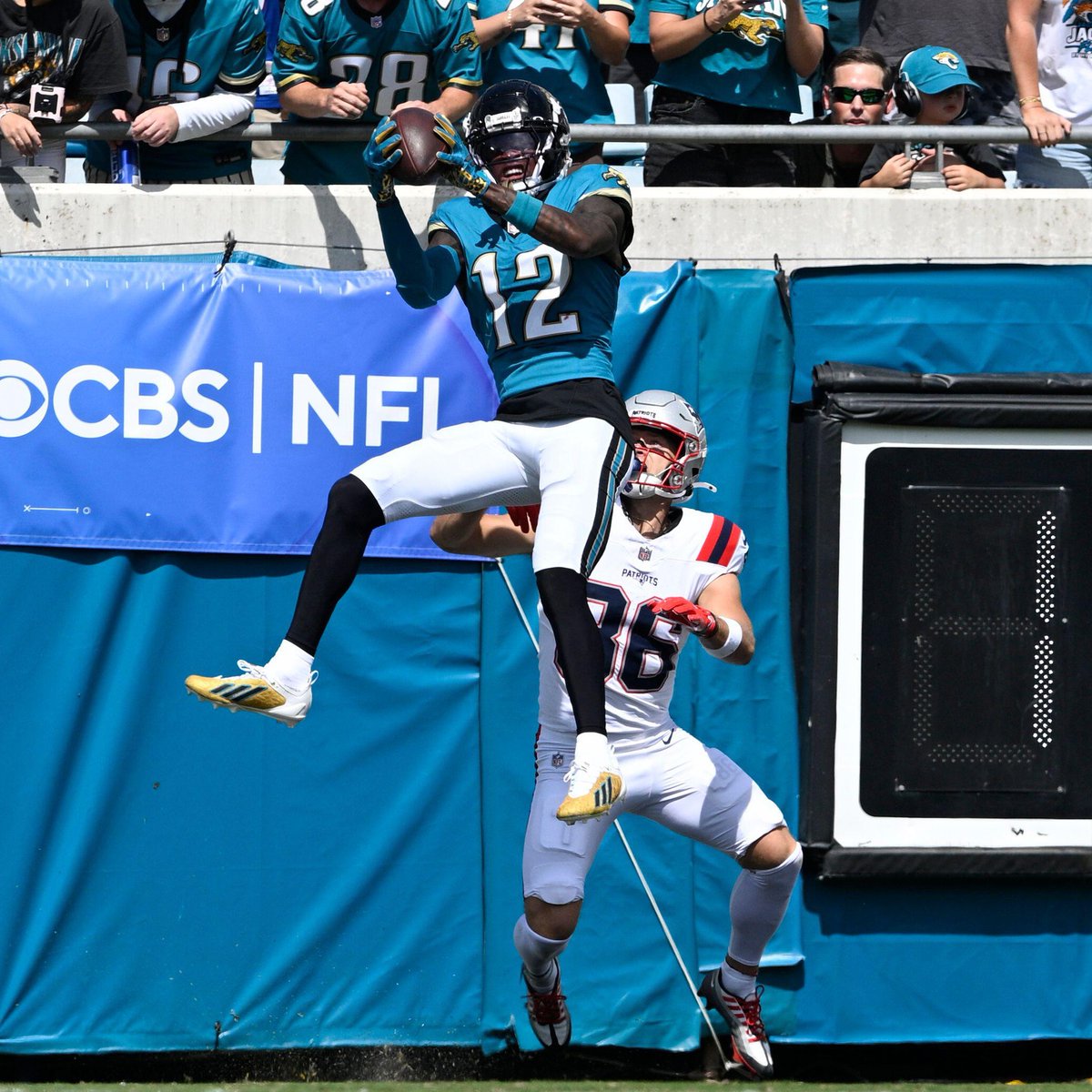 PFF's tweet photo. The only CB this season to be targeted multiple times in man coverage to have a 0.0 Passer Rating allowed

Travis Hunter https://t.co/uIpmHWB87a