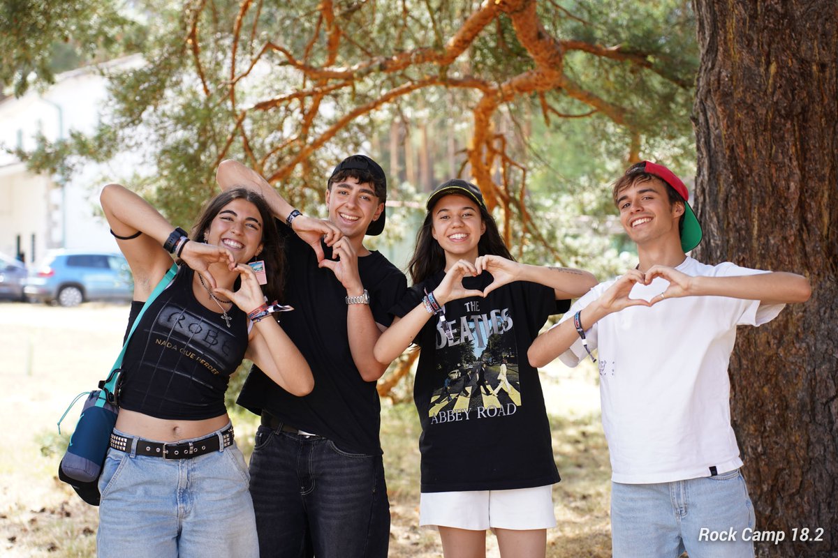 RockCampES's tweet photo. Las personitas que venís a Rock Camp tenéis algo especial. Se nota en cómo vivís la música y en las ganas que tenéis de compartirla. Qué suerte encontrarnos aquí. ¡Os queremos! #rockcamp https://t.co/e6y2ChskN7