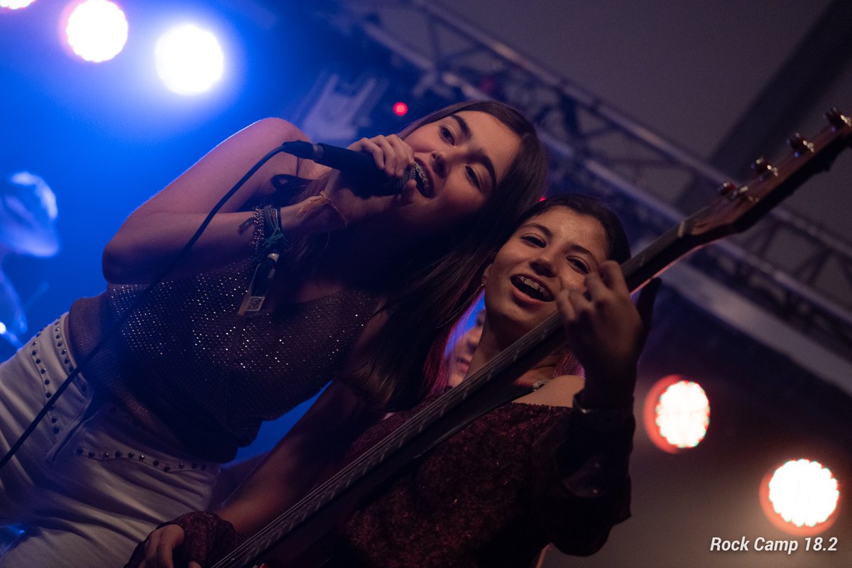 RockCampES's tweet photo. Las personitas que venís a Rock Camp tenéis algo especial. Se nota en cómo vivís la música y en las ganas que tenéis de compartirla. Qué suerte encontrarnos aquí. ¡Os queremos! #rockcamp https://t.co/e6y2ChskN7