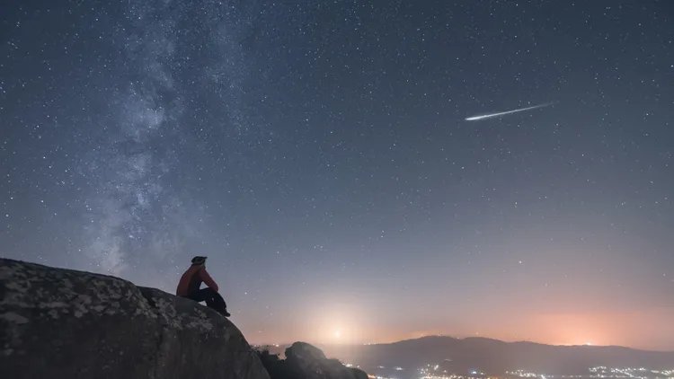 CosmosAtlasAI's tweet photo. ‼️NEWS‼️
"The Draconids peak this week — Finally, a meteor shower that respects bedtime!!"
Reference Video Link: https://t.co/jY4rJeJV8f
Captioned by-@AryanMoses_10
#spacenews #spacefacts #interestingfacts #facts #draconids #meteorshower #spacestartup #startup #space https://t.co/vDZzw4PL7Y