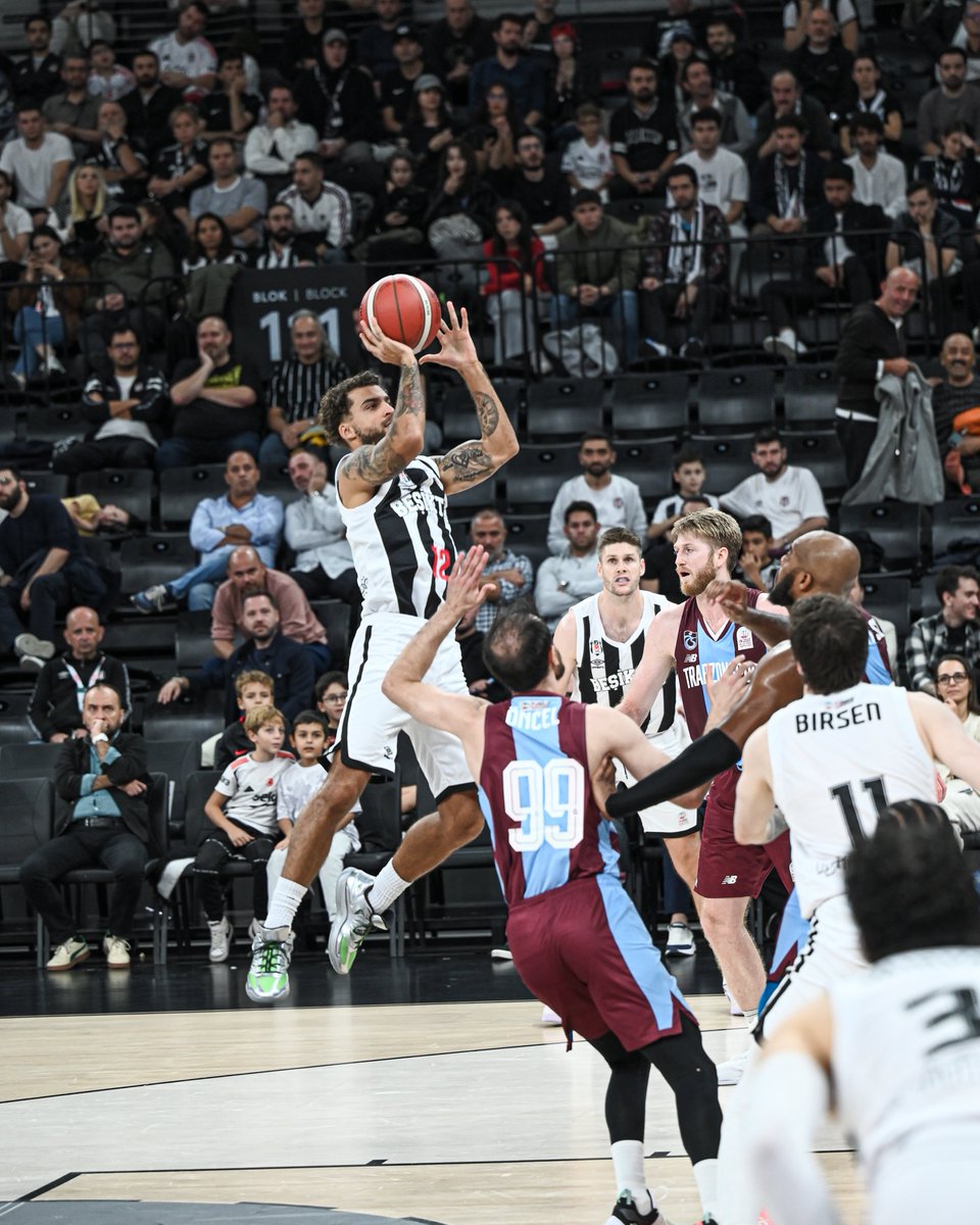 BJK_Basketbol's tweet photo. ▪️ 3. Çeyrek Sonucu

Beşiktaş 72-66 Trabzonspor

@BasketSuperLigi | #HearWeAre https://t.co/Wr3Gg9k7Nh