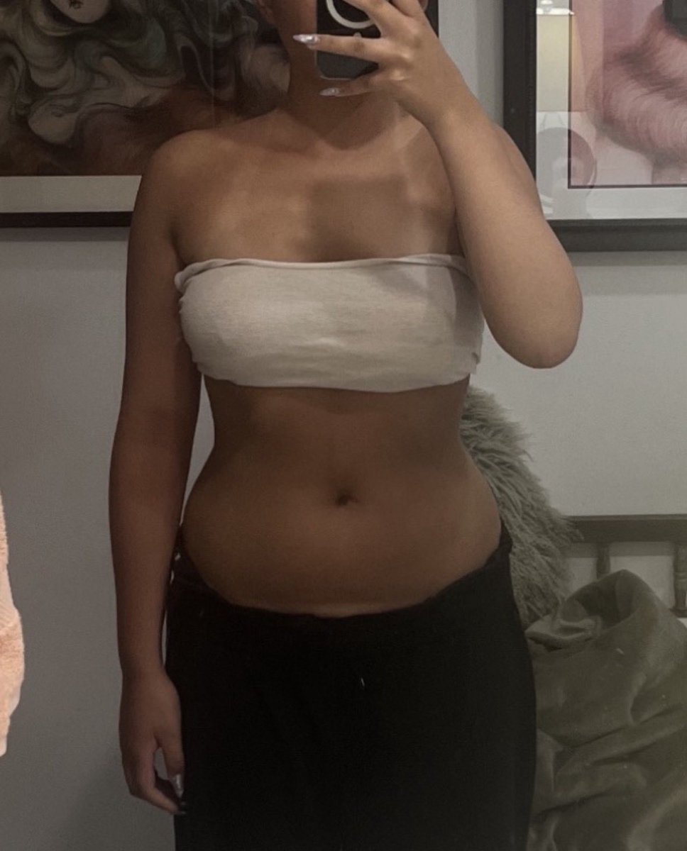 orchidcals's tweet photo. you don't just have a "wide ribcage" lol https://t.co/5AnqHFUm8Q