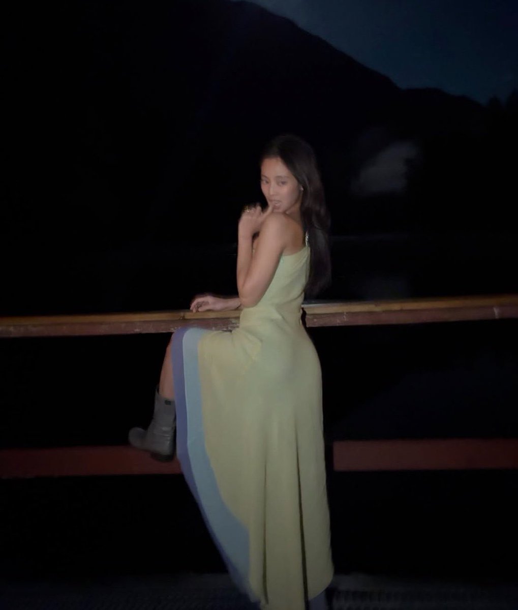 KireiJenn's tweet photo. Jennie from BLACKPINK being perfect in recent Instagram post. https://t.co/8AdAbrsy62