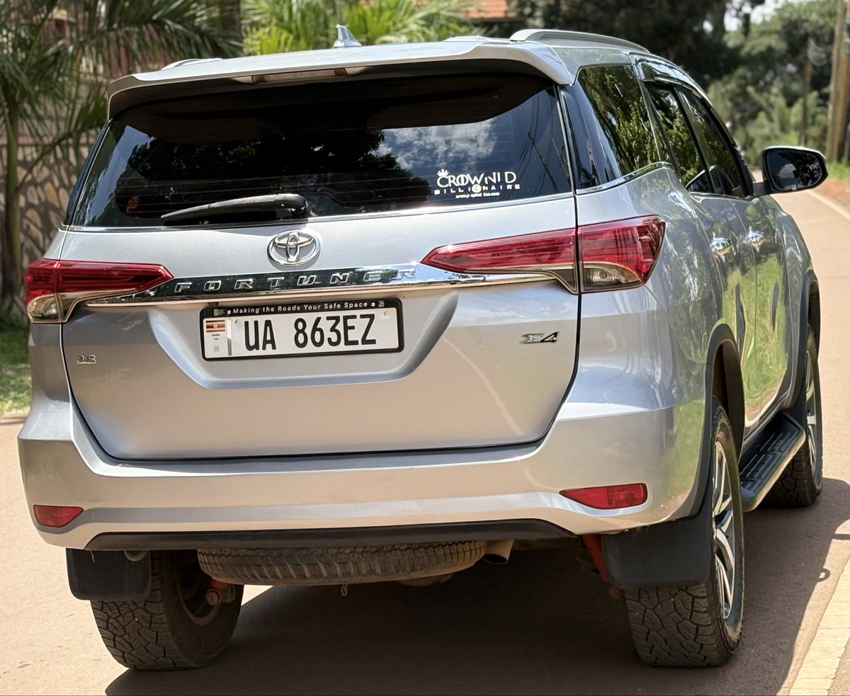 arnoldyosam's tweet photo. 🔥 2015 TOYOTA FORTUNER 🔥

2.8L D-4D Diesel • Powerful • Spacious • Reliable
💰 UGX 125M
✅ Perfect family &amp; business SUV
📍 Available in Uganda

📞 0705176582 / 0765241678
📲 WhatsApp: https://t.co/iLRRG7AIMA

#ToyotaFortuner #ToyotaUganda #CarsForSale https://t.co/gkHDJ1xuLJ