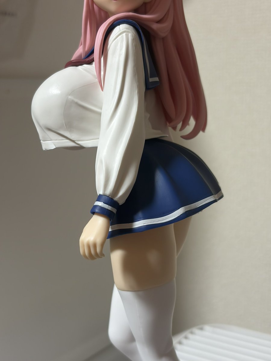 Sakuya75_75's tweet photo. 気になってた咲-Saki-原村和ちゃんのフィギュア買った、めっちゃおっぱいおしりふとももがデカくて神！デカすぎてフィギュアケース入れると髪に影かかるぐらいデカかった！ https://t.co/eNcKpUjjir