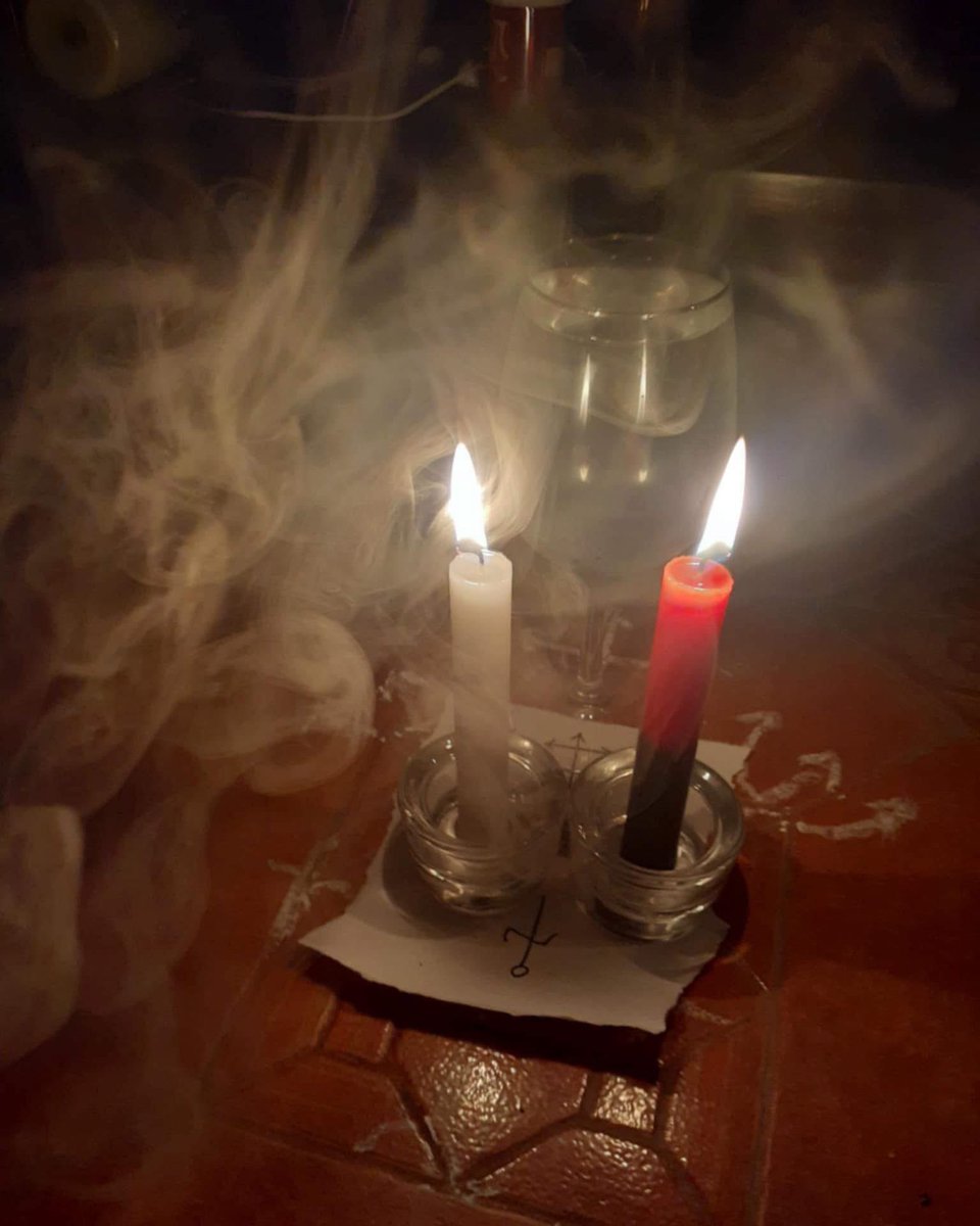 ThaOracleOfAges's tweet photo. QUICK REMINDER✨

For the next 3 consecutive nights, let’s do this cleansing together for open ways, favour, divine help, protection and returning negative energy to its source

Each night, when you’re ready to sleep:

Take one handful of salt  - tied salt is fine https://t.co/ZvfJlCC6UY