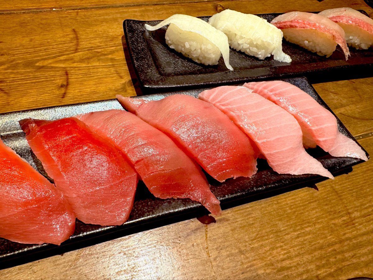 ESCh0810's tweet photo. あと今日は知人に呼ばれて秋葉原でお寿司食べ放題のディナーでした。
お酒は我慢しつつウーロン茶片手に舌鼓！
海老は頂いたけど写真を撮り忘れました💦
#しっぽ飯 https://t.co/SkR6DWUC4B