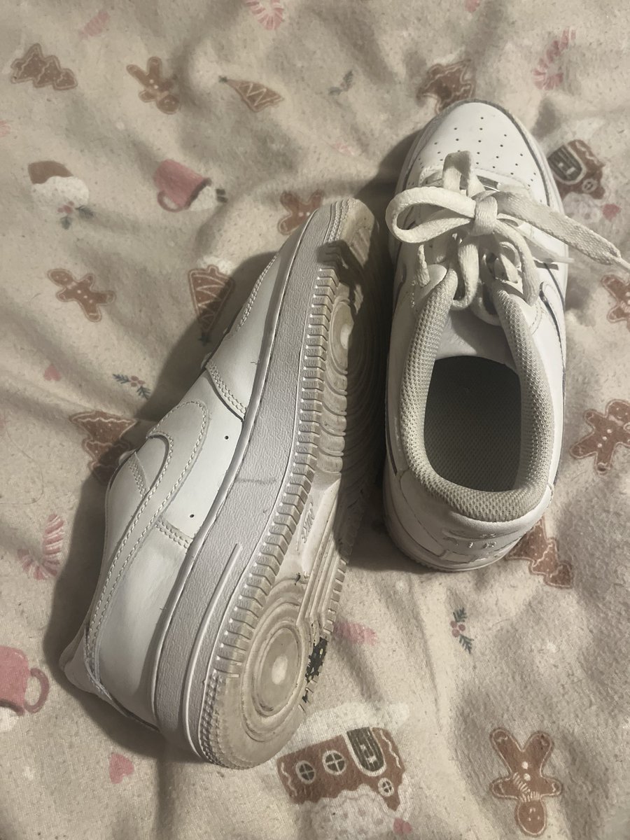 erinb2003x's tweet photo. Selling my dirty shoes if anyone wants to make me an offer 🫢 https://t.co/JazBR5AaJH