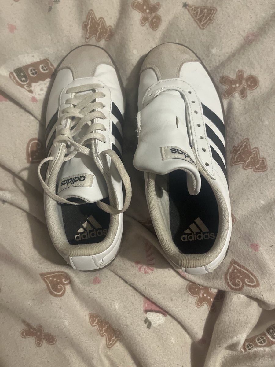 erinb2003x's tweet photo. Selling my dirty shoes if anyone wants to make me an offer 🫢 https://t.co/JazBR5AaJH