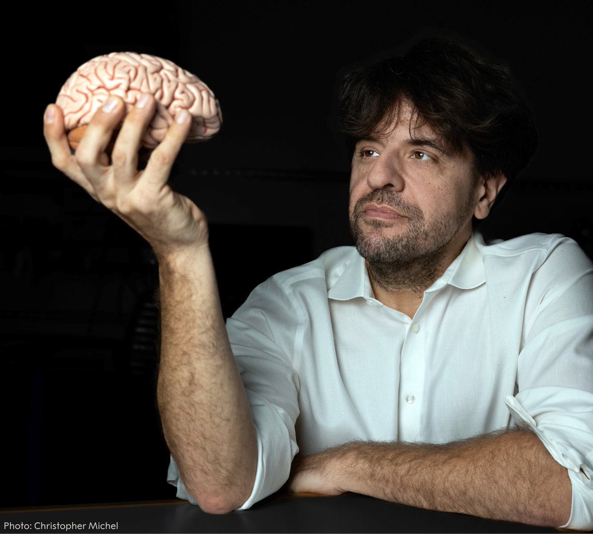 NobelPrize's tweet photo. “There is a big picture that brings it all into relief and my hope is that we can increase empathy and understanding,” says 2026 medicine laureate Karl Deisseroth.
 
As a medical student, Deisseroth completed part of his training at a psychiatric clinic. He was struck by the patients’ suffering and their need for help. At the same time, he began to wonder how the brain could function so differently from one person to another. 

Deisseroth was awarded this year's medicine prize, together with Peter Hegemann and Georg Nagel, for discoveries leading to optogenetics – a biological technique making it possible to switch the activity of individual nerve cells in a living brain on or off.

Optogenetics is now helping us understand more about how nerve cells shape memories, emotions and behaviour in the living brain.

Learn more about the 2026 medicine prize: https://t.co/4YxFdfBTii