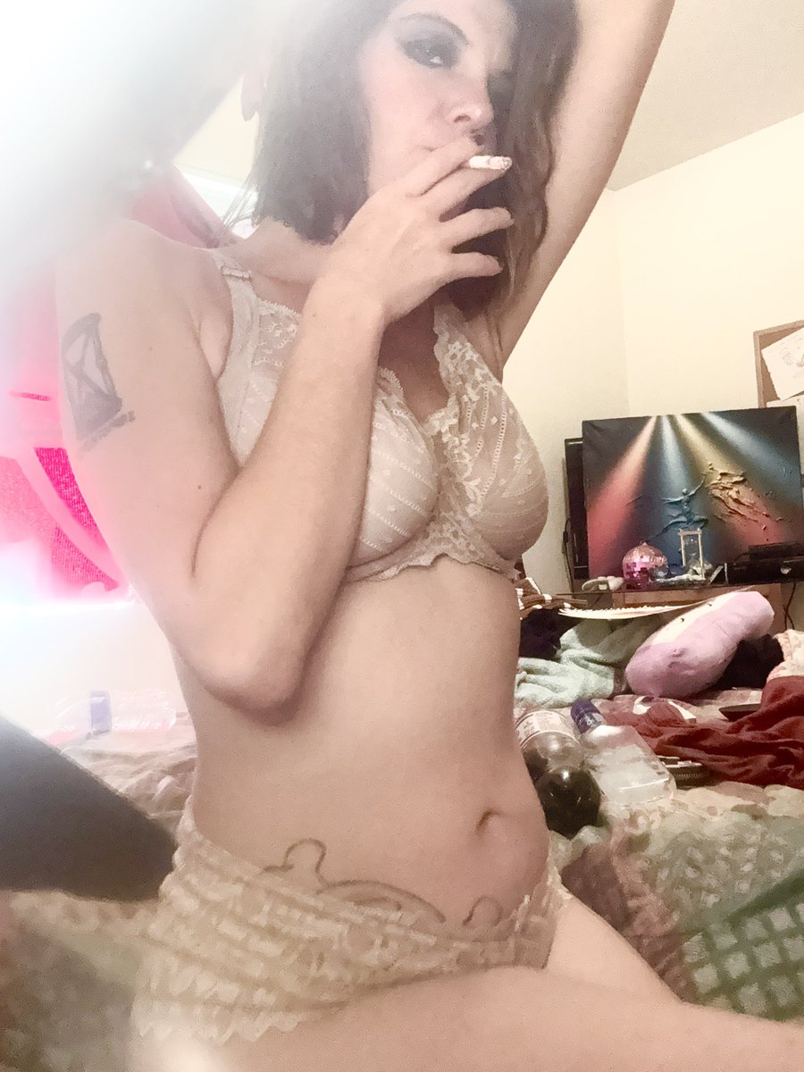 morbidsadsiren's tweet photo. Good morning ☀️ https://t.co/hMrFaBcFaN