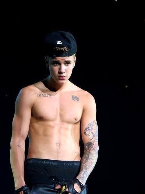 Belieber_bob's tweet photo. My type 🔥 https://t.co/MZTEOTWq5O