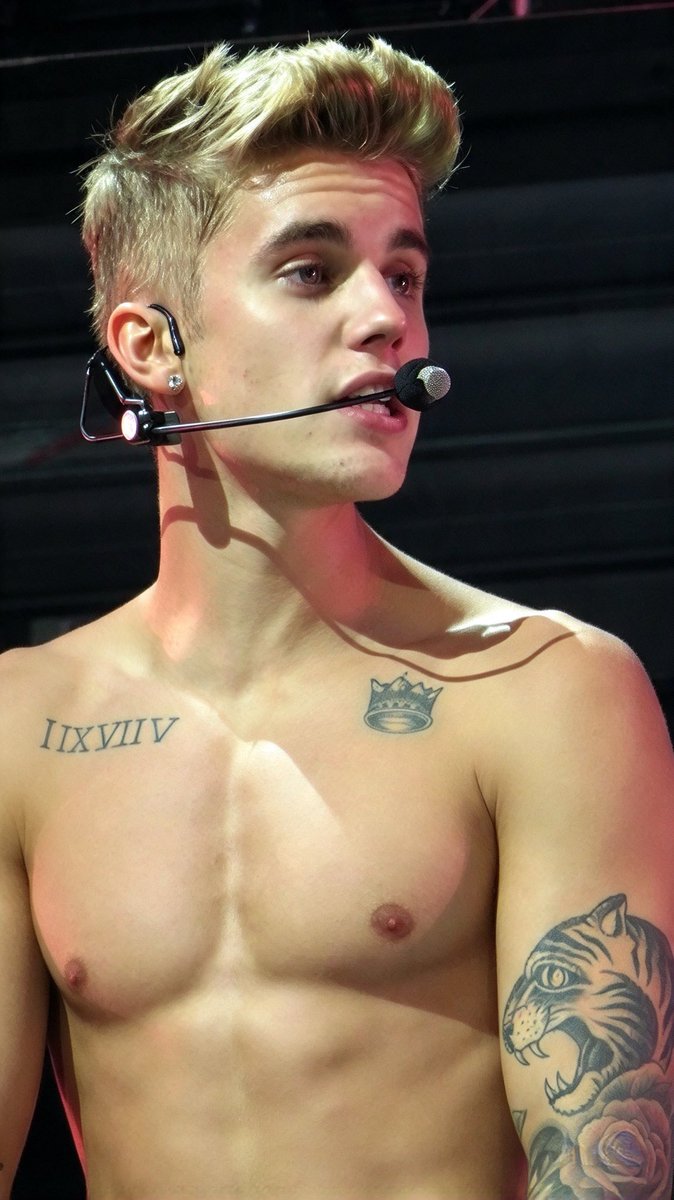 Belieber_bob's tweet photo. My type 🔥 https://t.co/MZTEOTWq5O