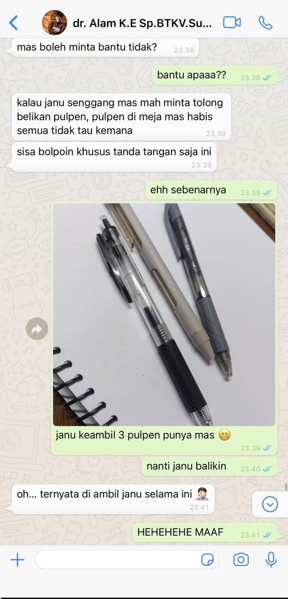 lertkosuemn's tweet photo. janu the swiper, si pelaku hilangnya pulpen di meja kerja alam 😼 https://t.co/SAiRJnvQSB