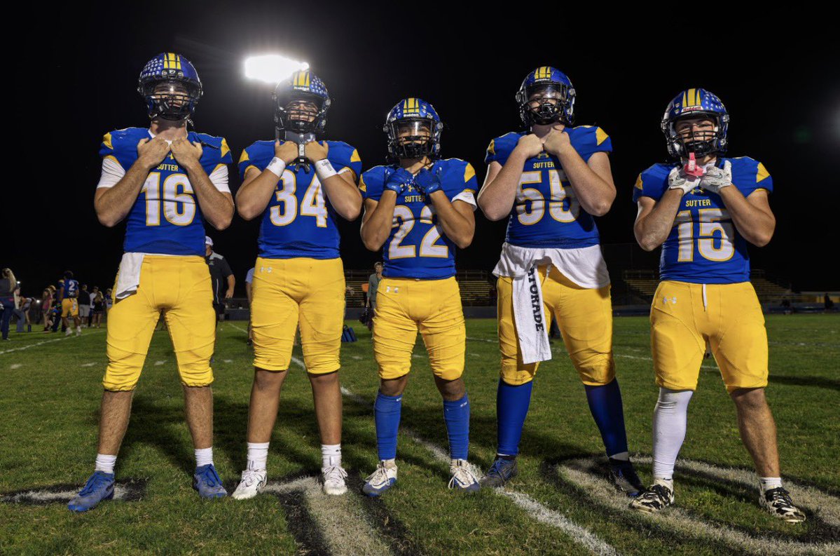 HudsonLittle55's tweet photo. Dominant team win over woodland 2-0 in league 5-0 total. 6 pat snaps. No punts!
@SutterFootball @grind_30 @TheChrisRubio https://t.co/YvmMRz23qN