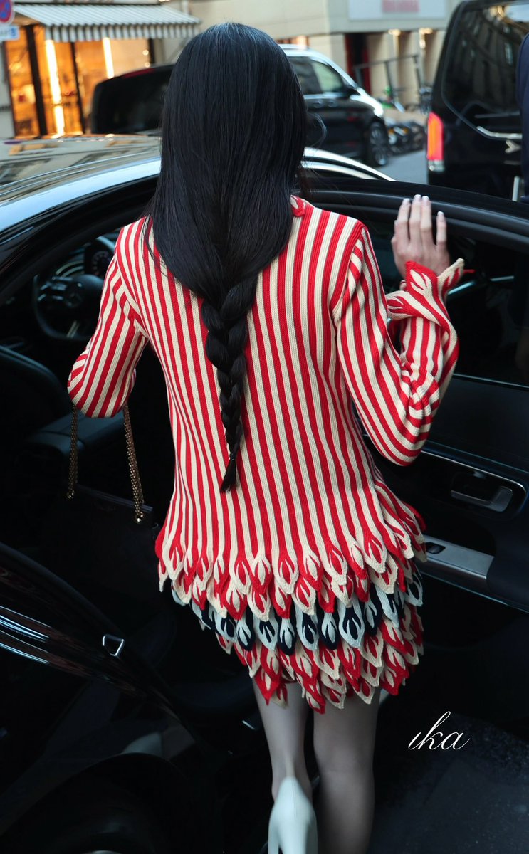 piiroutte's tweet photo. That low braid is so stunning omg CHANELSS27xWONHEE
#WONHEE #원희 
#CHANELSpringSummer
#CHANEL #CHANELSHOW #PFW @CHANEL https://t.co/repvw2qx49