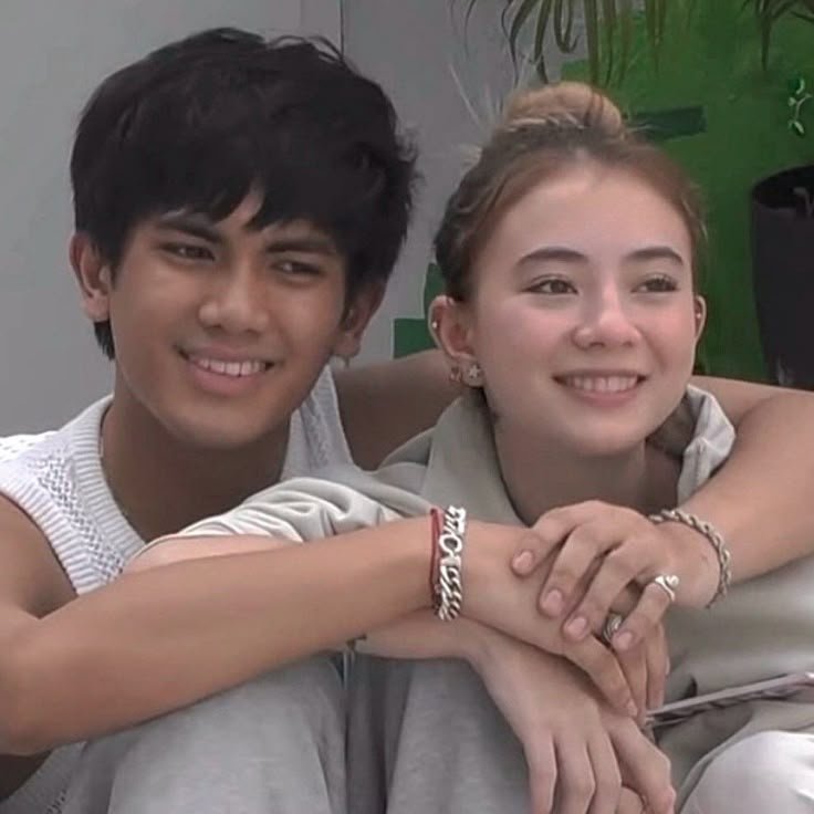 Jarfyangiiii's tweet photo. their closeness inside are so cute wee

JARREN TURNS 20 HAPPY JF DAY https://t.co/jlCE8LxrQ0
