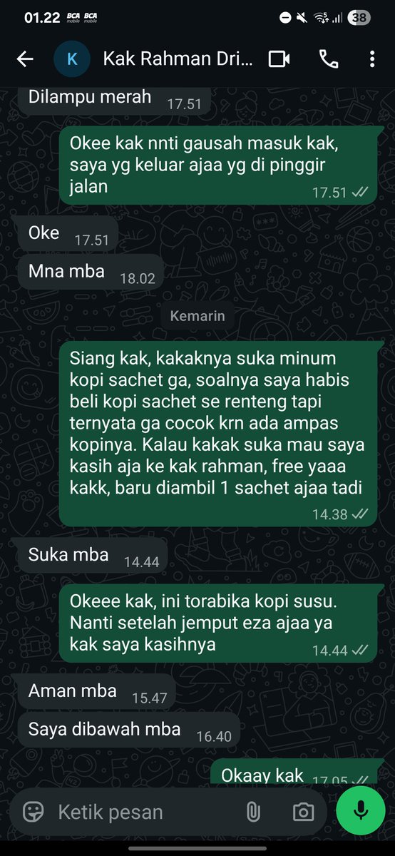 Justrosequartz's tweet photo. Pokoknya kak rahman da besttt.

Pak herman dan kak nasrullah juga sama2 driver terbaikkk ✨️✨️✨️ https://t.co/FutVCSsNcW