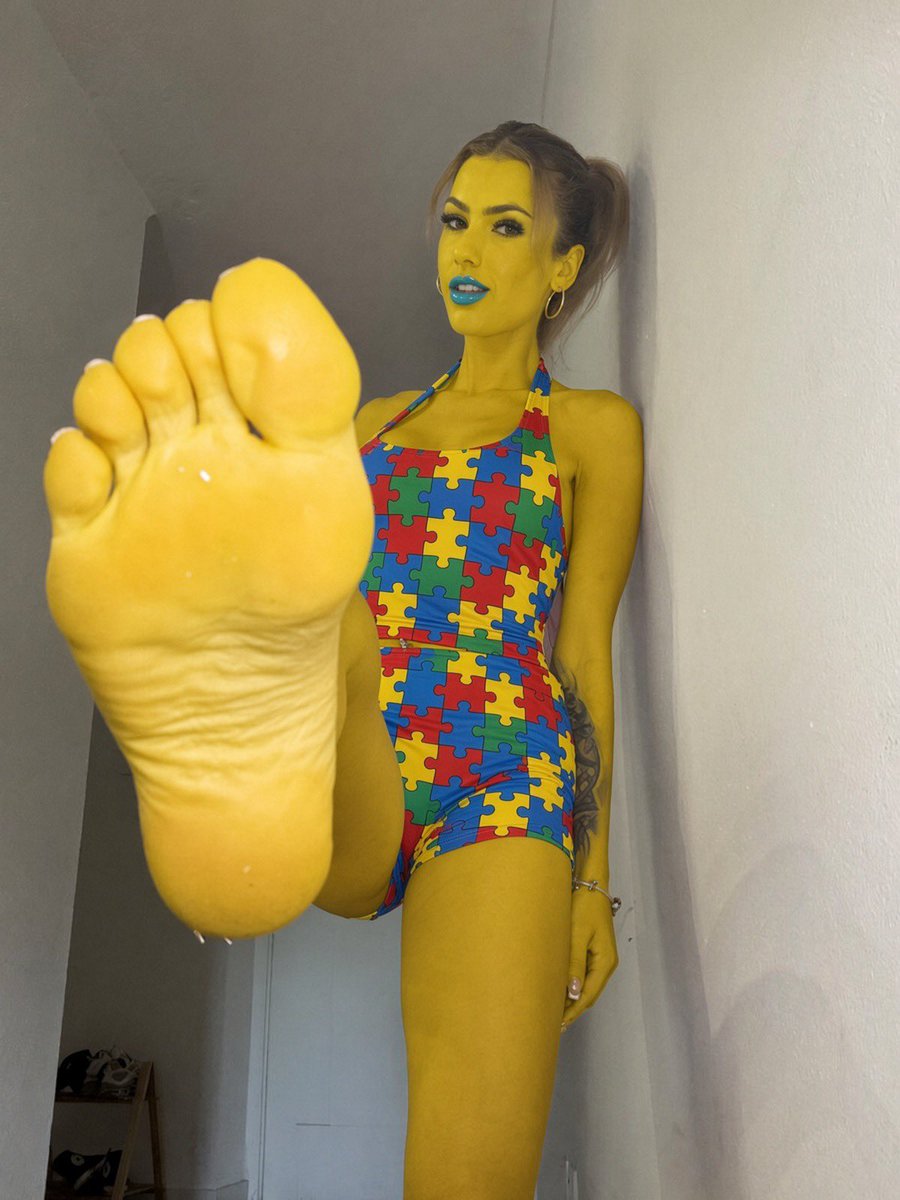 pastelaspiemom's tweet photo. #aspie #goonslop #feet #footfetish #soles #puzzleporn #emojibitch https://t.co/Ea2GMURnBu