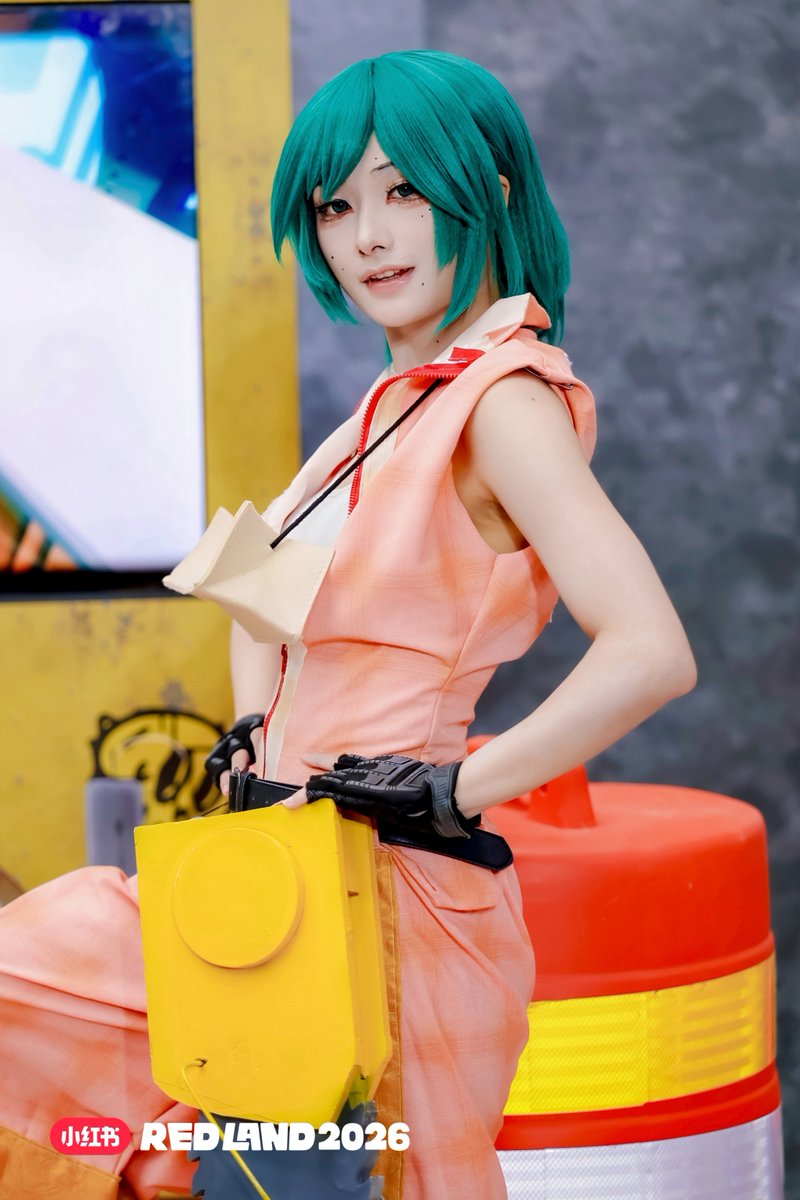 TopHatStudiosEN's tweet photo. REDLAND in Shanghai is on right now, and everyone's having a great time! Check out our exhibit for MOTORSLICE - complete with a functioning orbie, mini bucket-excavator, and P herself as a guide! 

You can also get MOTORSLICE for 20% off on Steam ATM to celebrate the event! https://t.co/149YFjrs4j