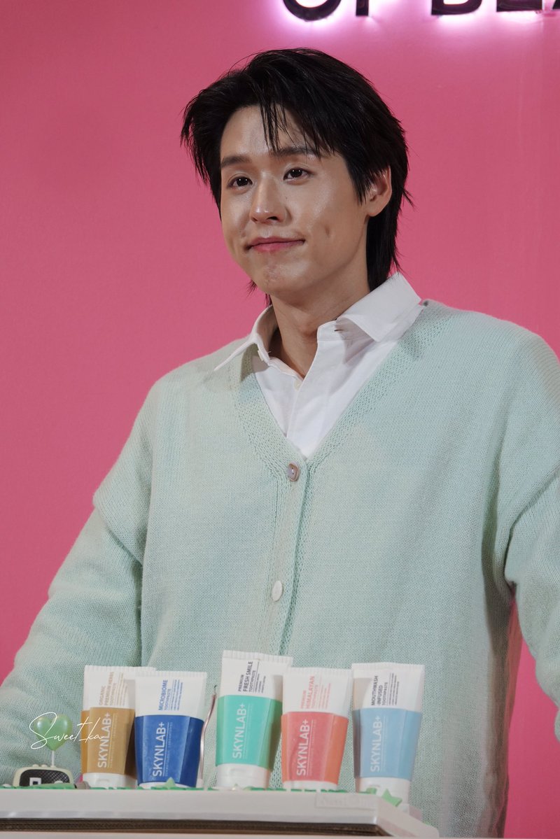 Sweet_ka777's tweet photo. so handsome

#CentralPinklao #เซ็นทรัลปิ่นเกล้า
#TopsofBeauty2026 #LOOKSครบทุกเรื่องบิวตี้
#TOPSTHAILAND #SKYNLABxBILLKIN #Bbillkin https://t.co/PpXu3XpsX5
