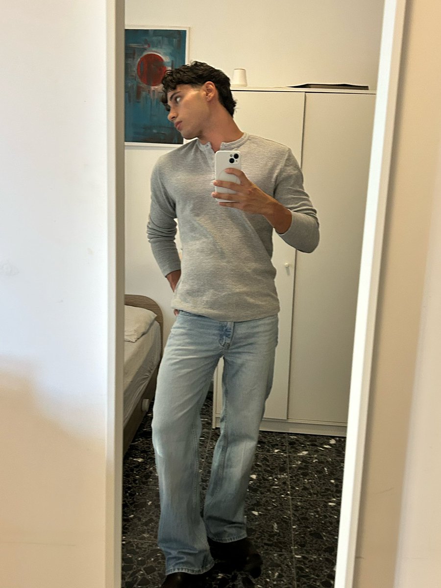 jupiterjooo's tweet photo. fit check https://t.co/6ALq0E09Wz