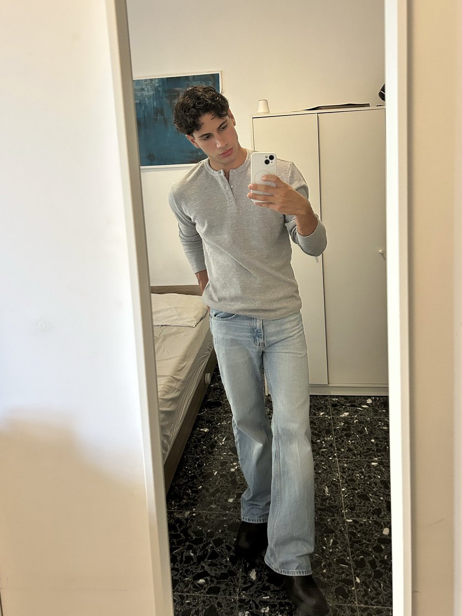 jupiterjooo's tweet photo. fit check https://t.co/6ALq0E09Wz
