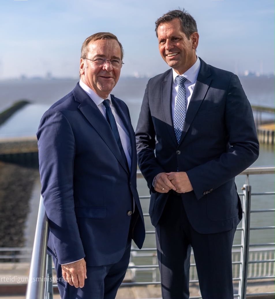 GermanyNATO's tweet photo. Strengthening the 🇩🇪 Navy in the North Sea region, the Atlantic and the High North: The Federal Ministry of Defence, the Land Lower Saxony, the Institute for Federal Real Estate and the City of Emden signed a Letter of Intent on the possible establishment of a new naval port. 1/3 https://t.co/LgN2ZYejvG