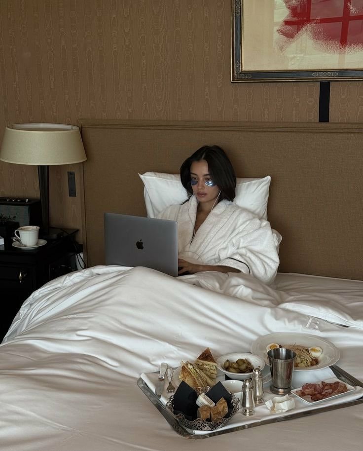 nyliava's tweet photo. "she's probably talking to someone else"

me: https://t.co/fD1GCKOJIo