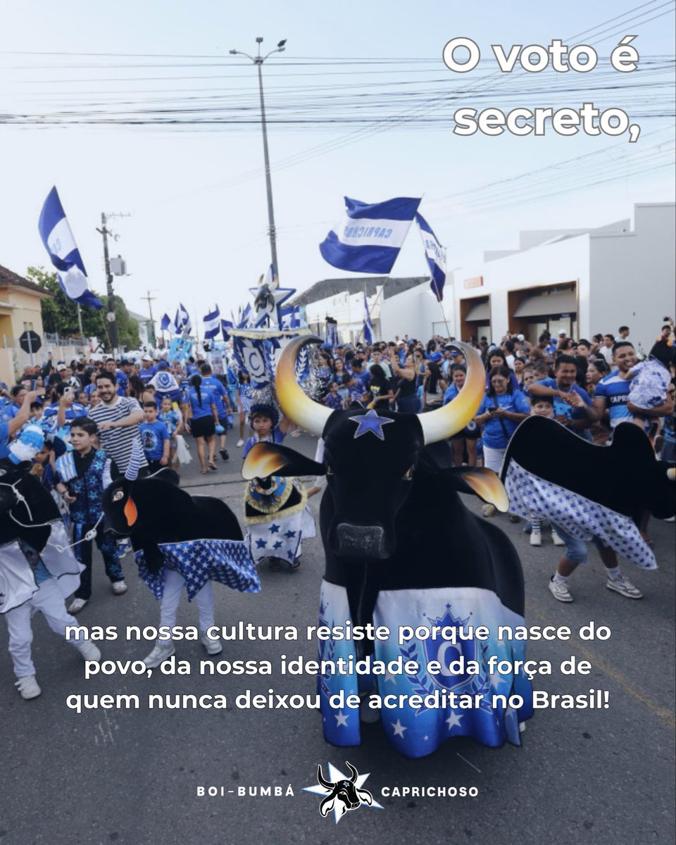 boicaprichoso's tweet photo. O Caprichoso é povo! ⭐️

É negro. É quilombola. É indígena. É caboclo. É ribeirinho. É povo da floresta. É feito da mistura, da resistência e da força de quem aprendeu a transformar a própria história em arte, identidade e Luta!

Desde sua origem, o Caprichoso carrega as vozes daqueles que muitas vezes precisaram lutar para serem ouvidos. E, quando essas vozes chegaram à arena do Bumbódromo, não chegaram sozinhas. Chegaram em forma de toada, de poesia, de denúncia, de memória e de orgulho.

Quantas vezes o nosso azul clamou pela proteção da floresta? Quantas vezes denunciamos o abandono, a violência e o apagamento dos povos originários? Quantas vezes a arte do Caprichoso levou para a arena histórias que precisavam ser conhecidas, respeitadas e jamais esquecidas?

Porque defender a floresta é defender quem vive nela.
Defender os povos originários é defender a memória deste chão.
Valorizar o povo negro e quilombola é reconhecer a força de quem ajudou a construir a Amazônia.
Respeitar os povos da floresta é respeitar a própria vida.

E é por isso que a nosso EstreLa estará sempre ao lado de quem resiste, de quem preserva, de quem lUta e de quem mantém viva a Amazônia. Nossa Estrela deve continuar a briLhar por todo o que lutamos e acreditAmos. ⭐️