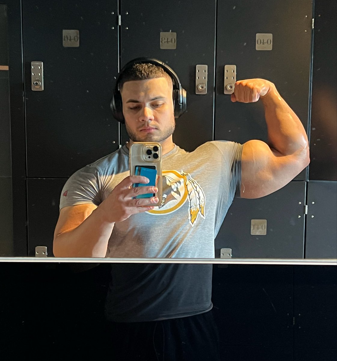 buffogre's tweet photo. Arms really looking big here https://t.co/ptascdn1Ch