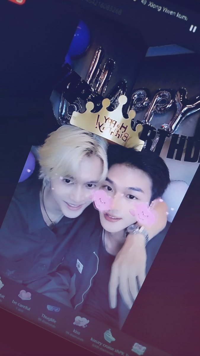 yuansfei's tweet photo. I'm so happy UwU 
Happy Birthday Yiwen🐻 Gege! Hope you always keep smiling! Stay happy, healthy &amp; with your loved ones beside you<3
#XiongYiwenIsOurStar
#HAPPY_BIRTHDAY_XIONGYIWEN #SpecialDayWithYiwen https://t.co/ZX70xHQmme