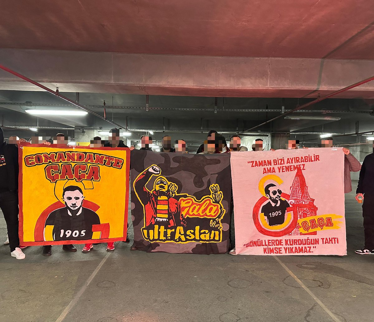 Okanolsun's tweet photo. Zaman bizi ayırabilir ama yenemez
Gönüllerde kurduğun tahtı kimse yıkamaz https://t.co/lkkB6VVeFa